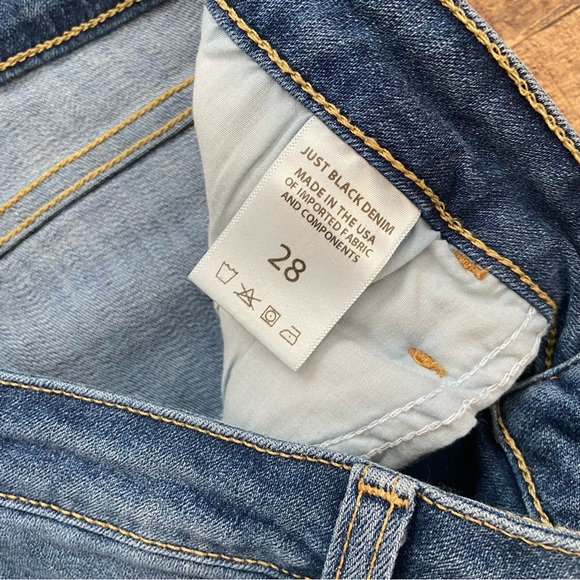 JUST BLACK Ancil Frayed Hem Short Jeans - Picture 4 of 11